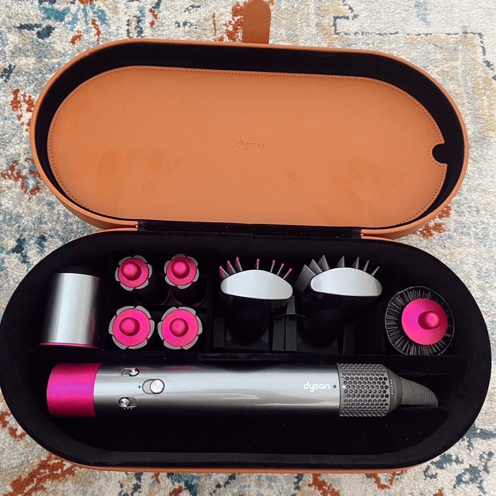 Dyson Airwrap - Brand new used once.